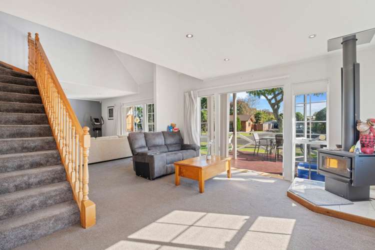 8 Evanda Crescent Conifer Grove_3