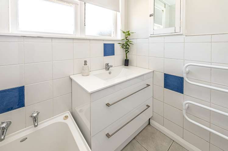 10 Hadfield Crescent 1201_12