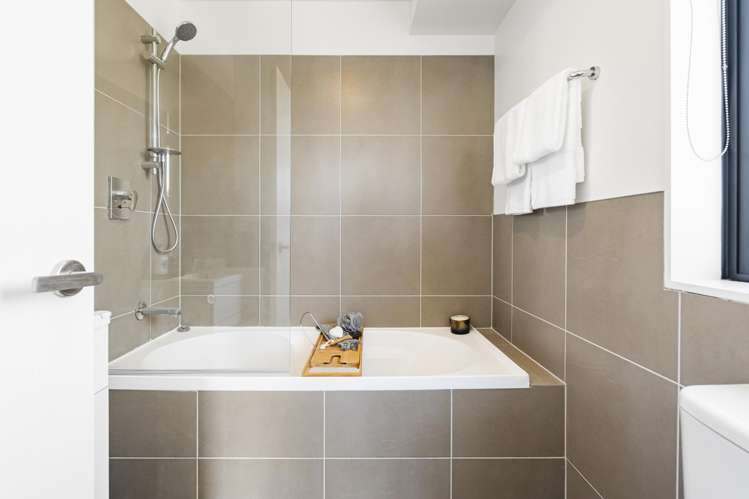 2/3a Curzon Street Onehunga_21