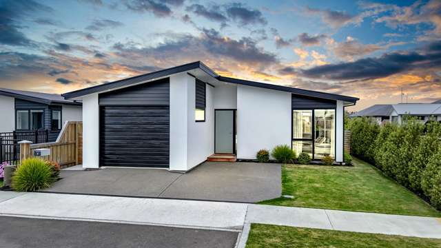 Stylish, Sunny Living