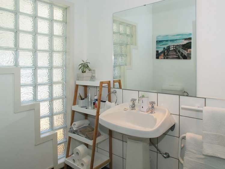 15 Paekakariki Hill Road Paremata_8