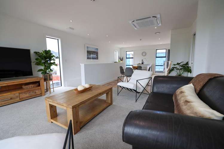 8/15 Keehan Drive Hilltop_5