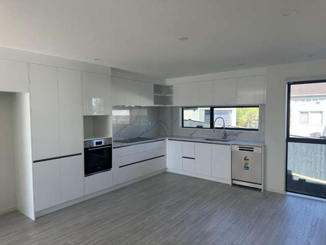 Brand new town houses - Ready NOW!