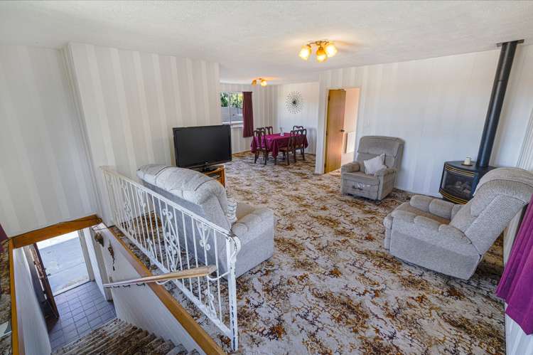 2/5 Salford Avenue Redwood_2