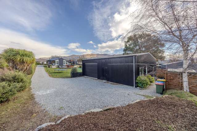 Perfect Trifecta - Home, Shed plus Apartment