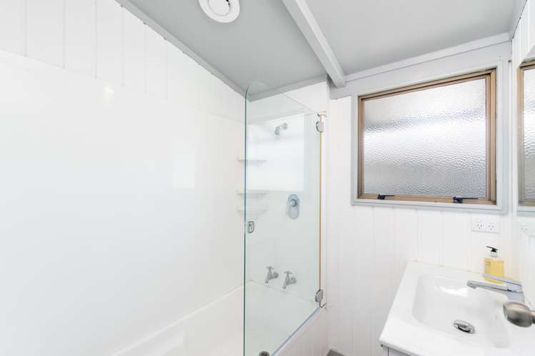 192 California Drive Totara Park_11