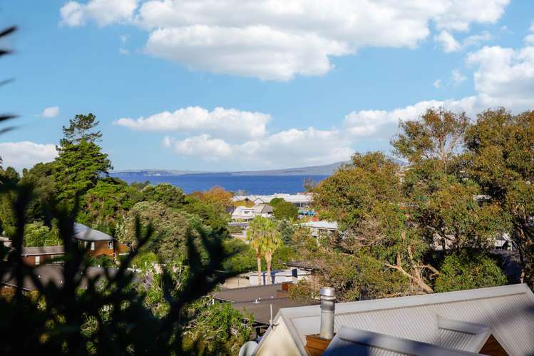 1/57b Woodlands Crescent Browns Bay_1