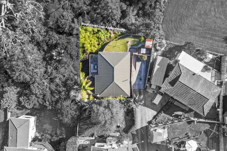 2/128 Spinella Drive Bayview_13