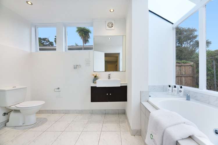 6 Finn Place Totara Vale_12