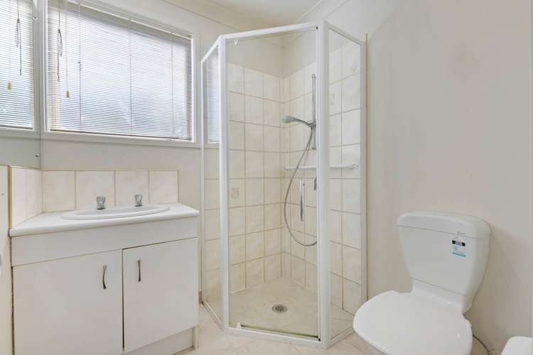 6 Castlehill Court Wattle Downs_12