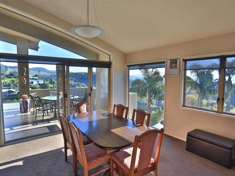 8 Governors Heights Whangamata_14