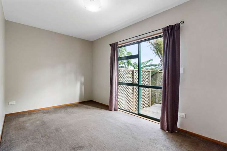 2/14 White Swan Road Mt Roskill_13