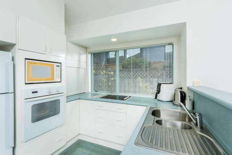 1/44 Seaview Road Castor Bay_6