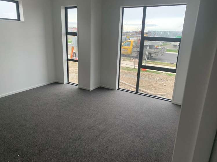 184 Faringdon Boulevard Rolleston_24