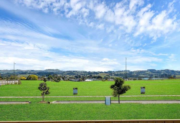27 Korowhiti Road Clarks Beach_18