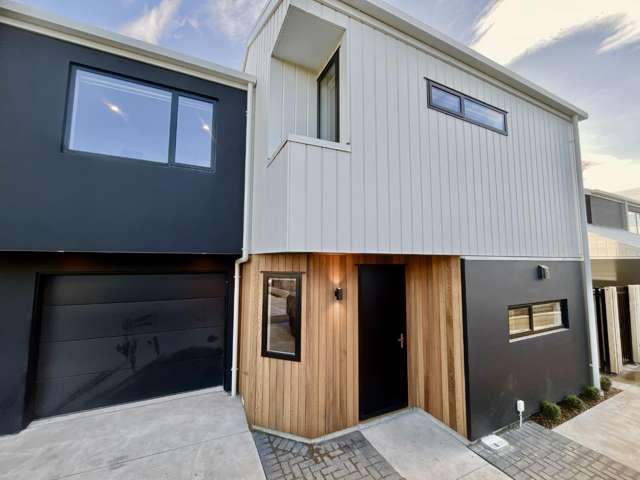 3 Bedroom 2 Bathroom with Garage