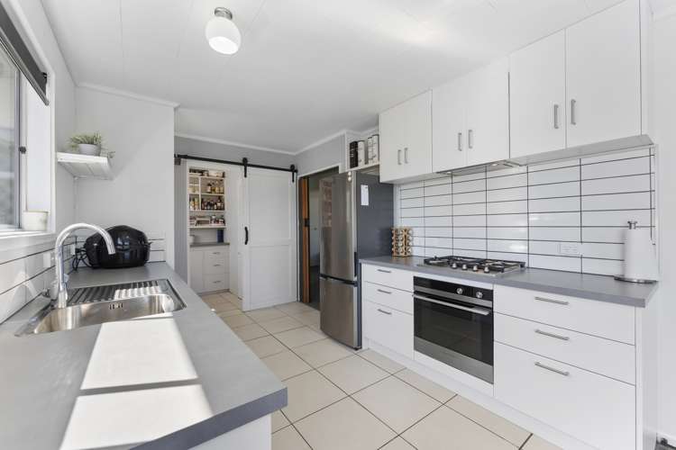 31 Holland Street Wainuiomata_2