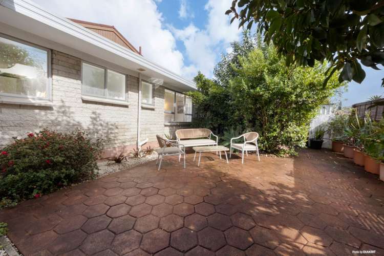 18 Faith Bullock Place New Lynn_8