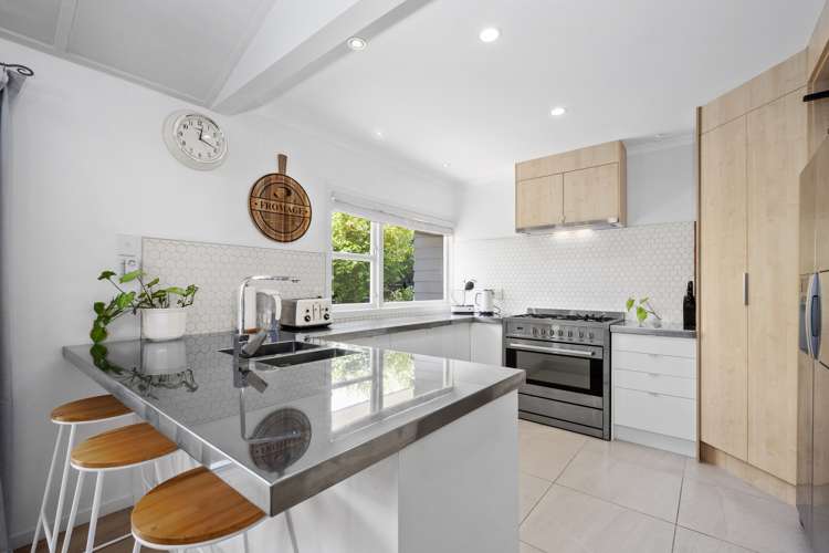 29 Chesham Avenue Waipahihi_3