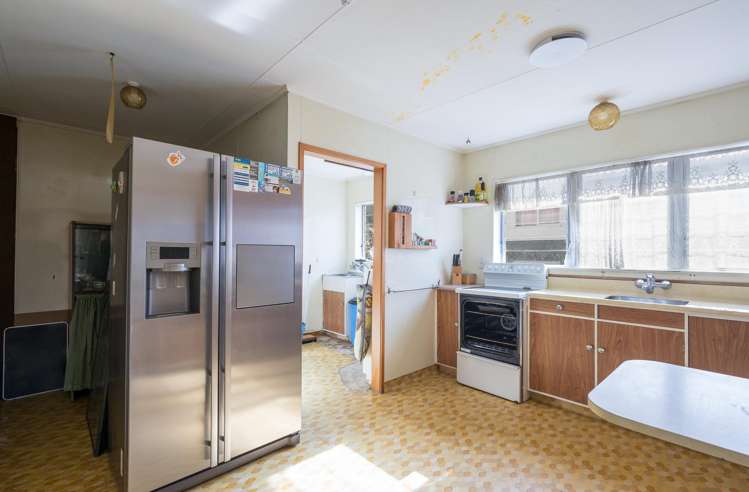 194 Saint Vincent Street Toi Toi_2