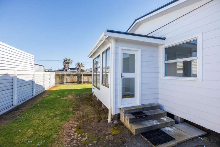 1 Warren Street Foxton Beach_14