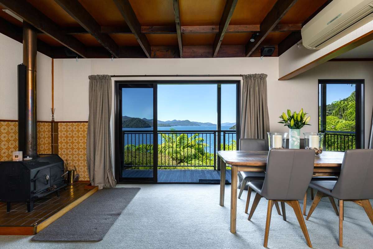 2069 Queen Charlotte Drive_4