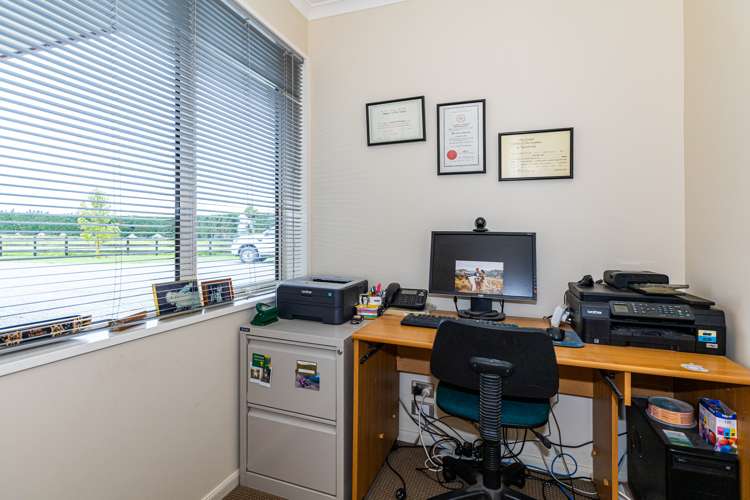 54 Longbeach Road Willowby_11