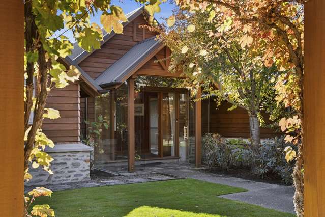 Iconic alpine living with enduring charm