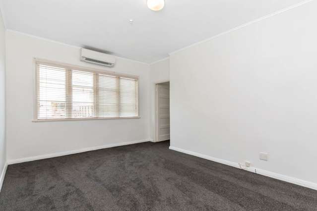 49 Tahi Terrace Glen Eden_1