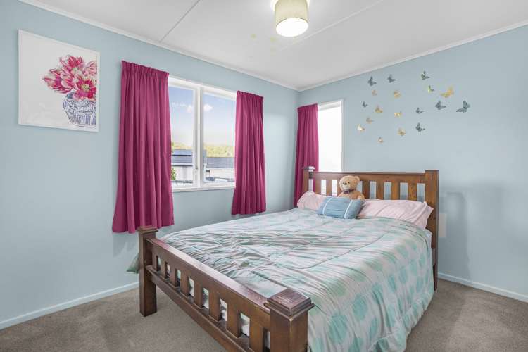 18 Kumeroa Grove Wainuiomata_10