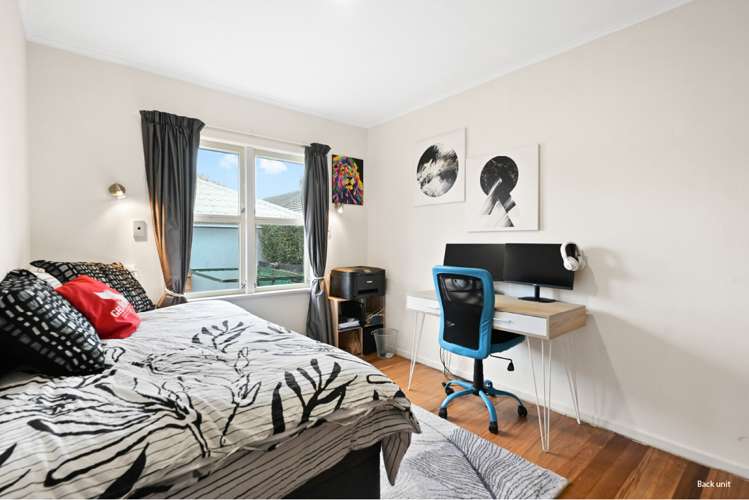 744 River Road Chartwell_22