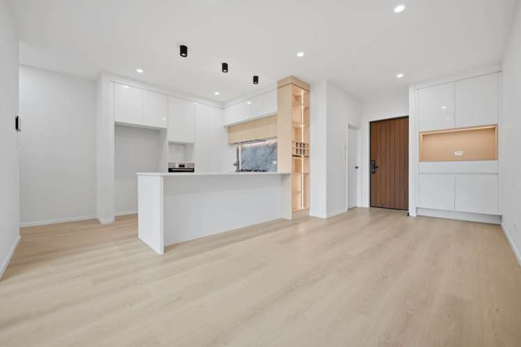 17 Karaka Village Parade Karaka_9