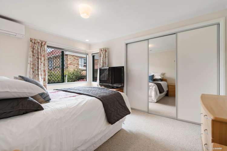 2/170 Onewa Road Northcote_7