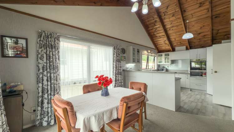 7 West Crescent Te Puru_8