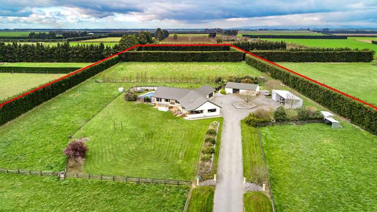 776 Courtenay Road Darfield_24