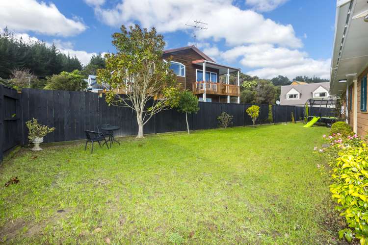 2 Monarch Grove Maoribank_17