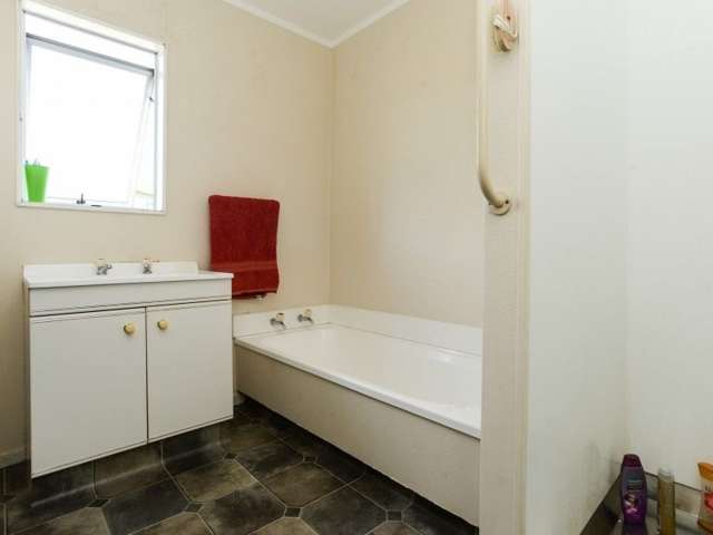 27 Livingstone Road Flaxmere_2