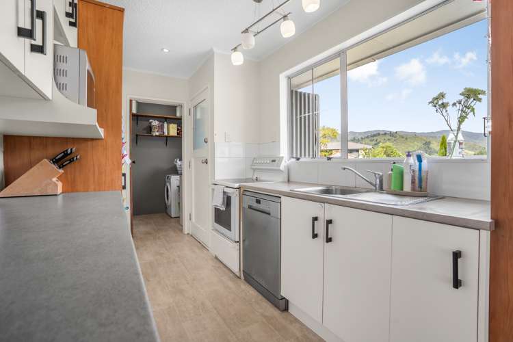 2 Ely Grove Wainuiomata_7