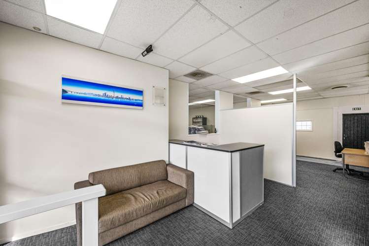 725 Mount Albert Road Royal Oak_8