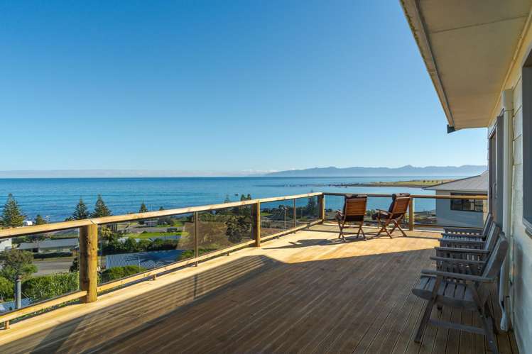 22 Seaview Avenue Cape Palliser_16