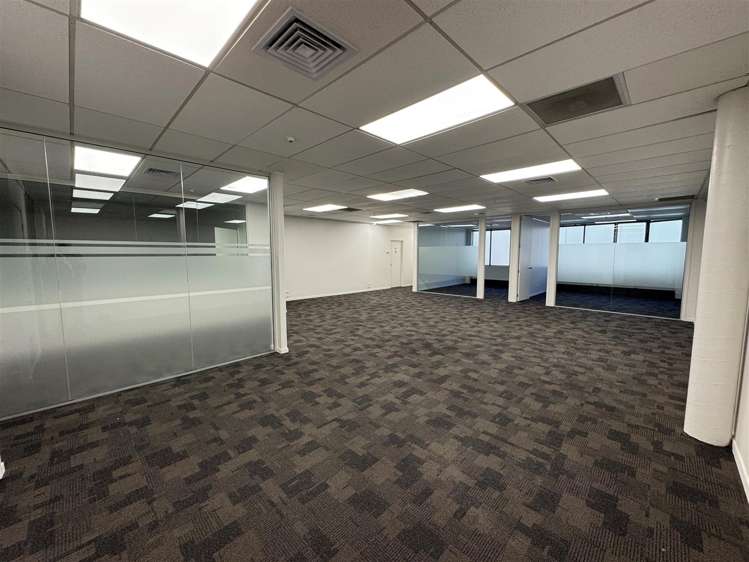 706 Great South Road_0