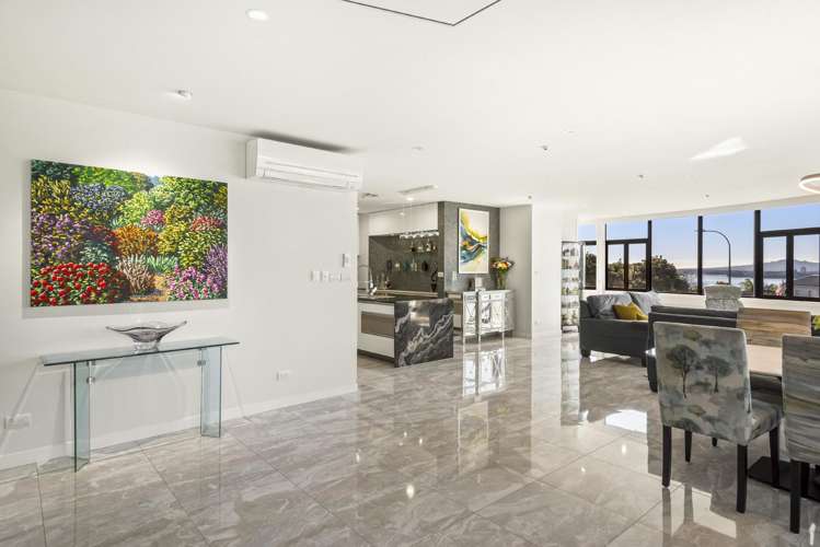 1/10 Shelly Beach Road_3