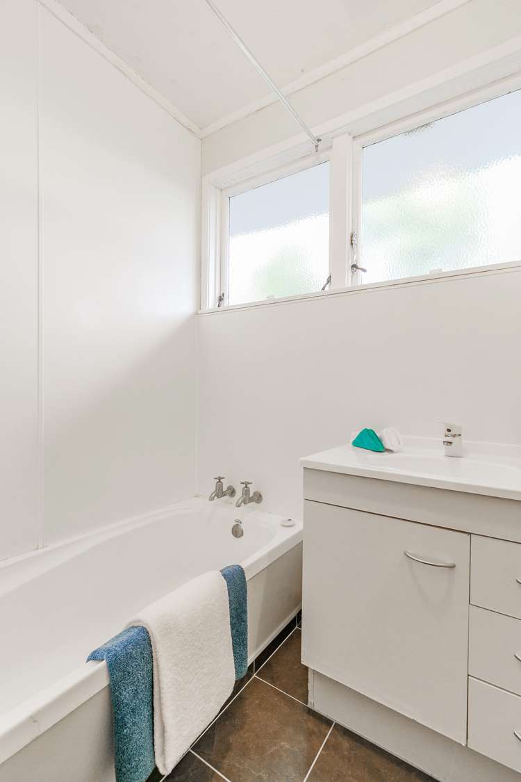 54 Taurus Crescent Beach Haven_9