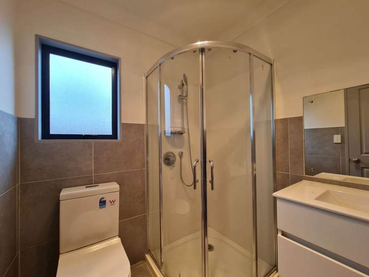 Arrowsmith Drive Flat Bush_29