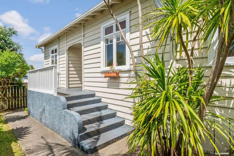 686 Sandringham Road Sandringham_17