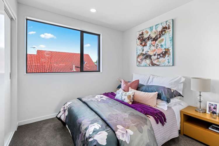 6/4 Glenhaven Place Te Atatu Peninsula_11