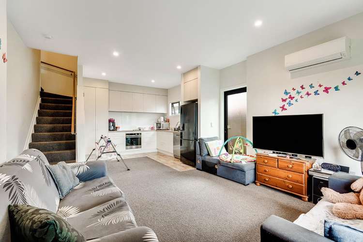 2/7 Dyer Street Whitiora_9