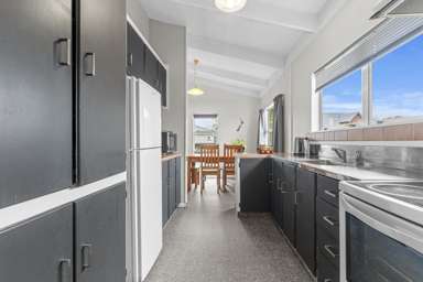 219 Parklands Avenue_2