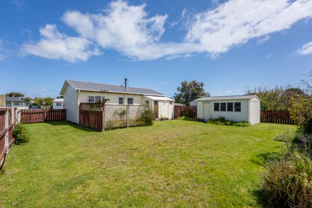 2 Simcox Street Otaki Beach_4