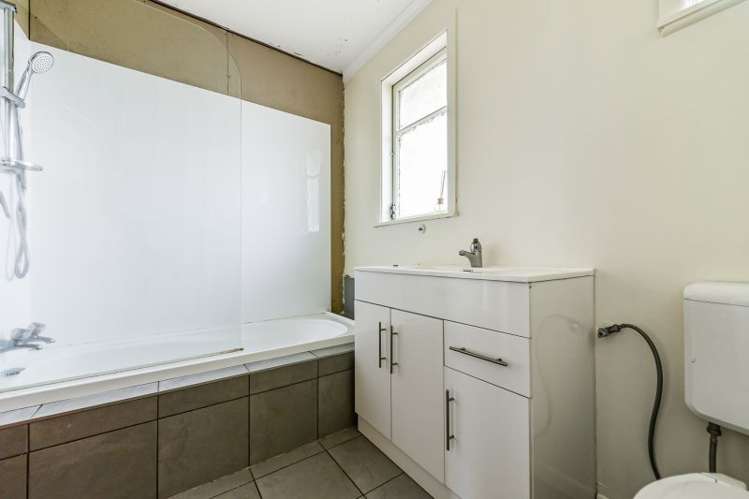 8 Fenwick Crescent Hillcrest_12